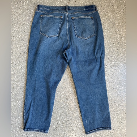 Abercrombie and Fitch Ultra High Rise Ankle Straight Jeans - Picture 4 of 4